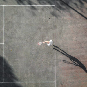 Quels sont les avantages d’une construction court de tennis resine synthetique à Mougins pour un club sportif ?