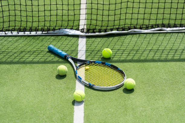 Quels bénéfices apporte une construction court de tennis gazon synthétique à Paris aux collectivités locales ?